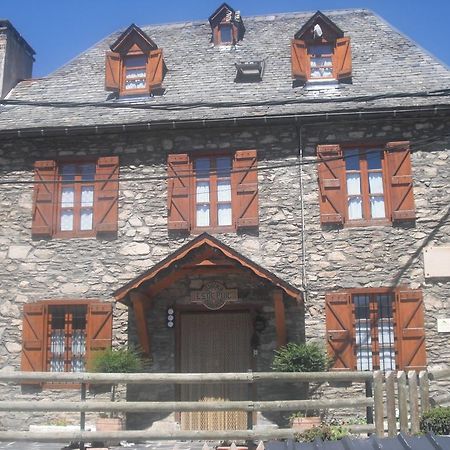 Casa Puig Hotel Montcorbau ภายนอก รูปภาพ