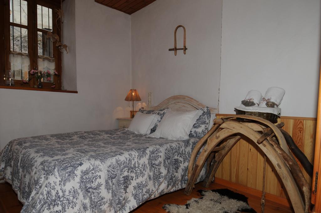 Casa Puig Hotel Montcorbau ภายนอก รูปภาพ